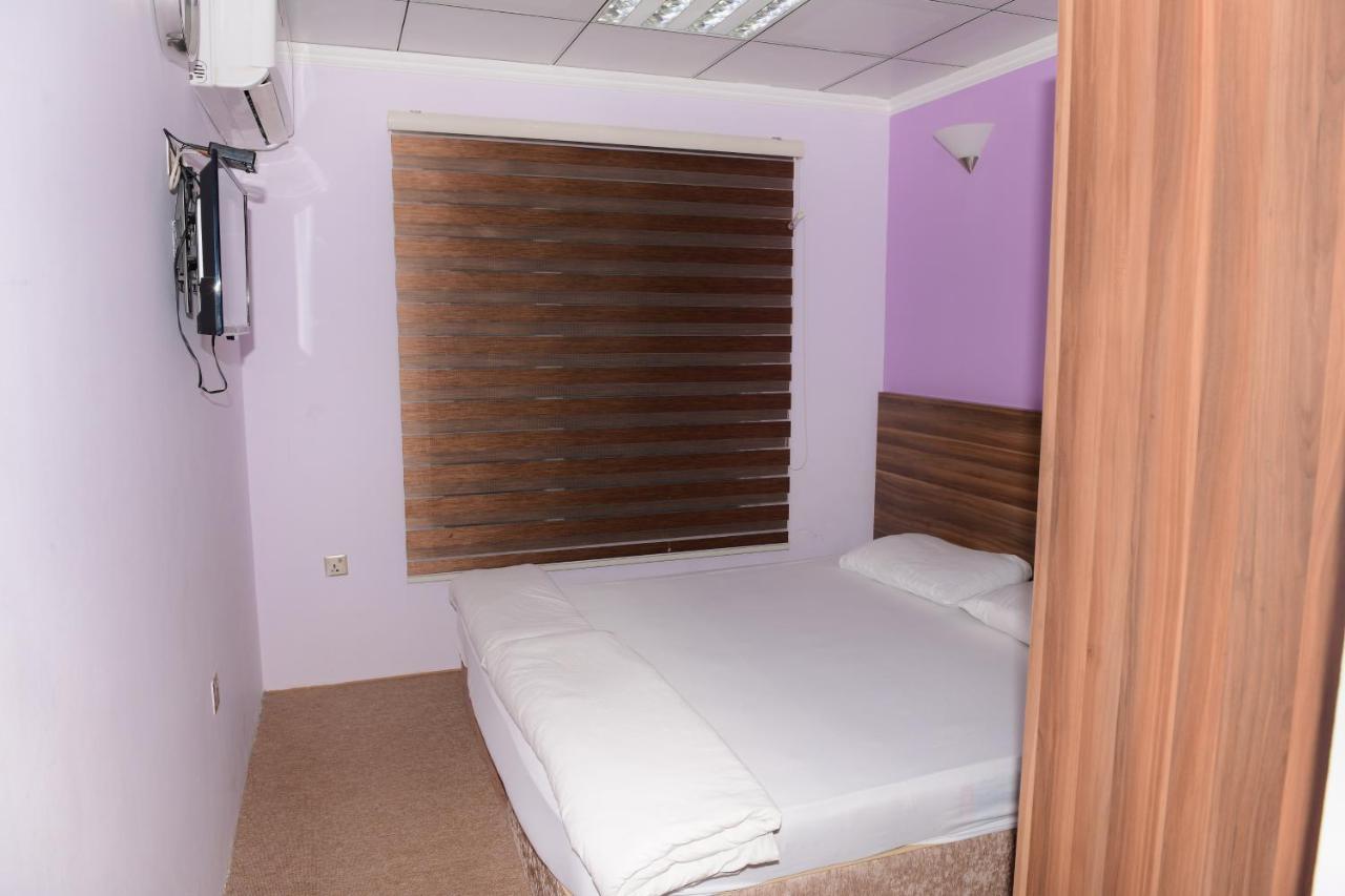 Janet Bludan Hotel Erbil Exteriör bild