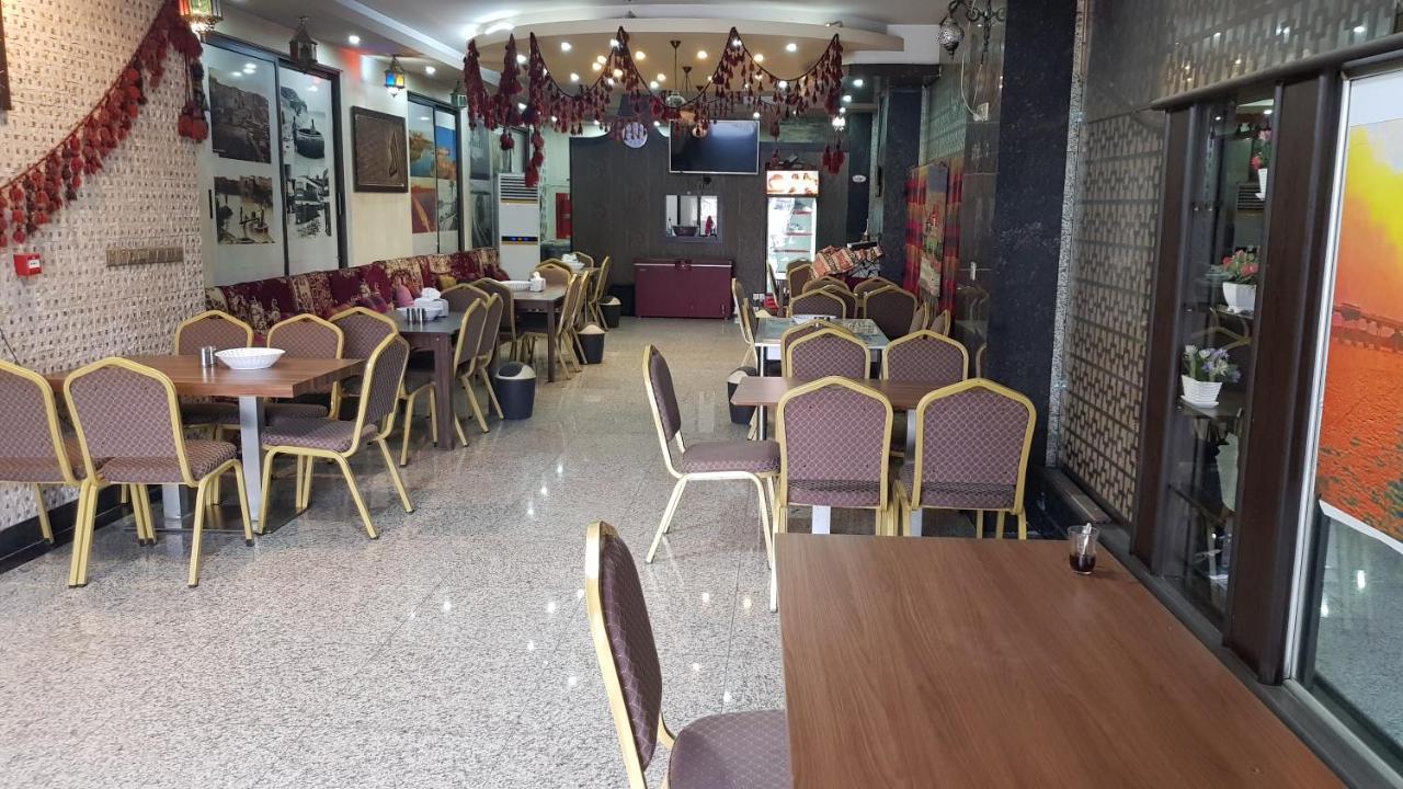 Janet Bludan Hotel Erbil Exteriör bild